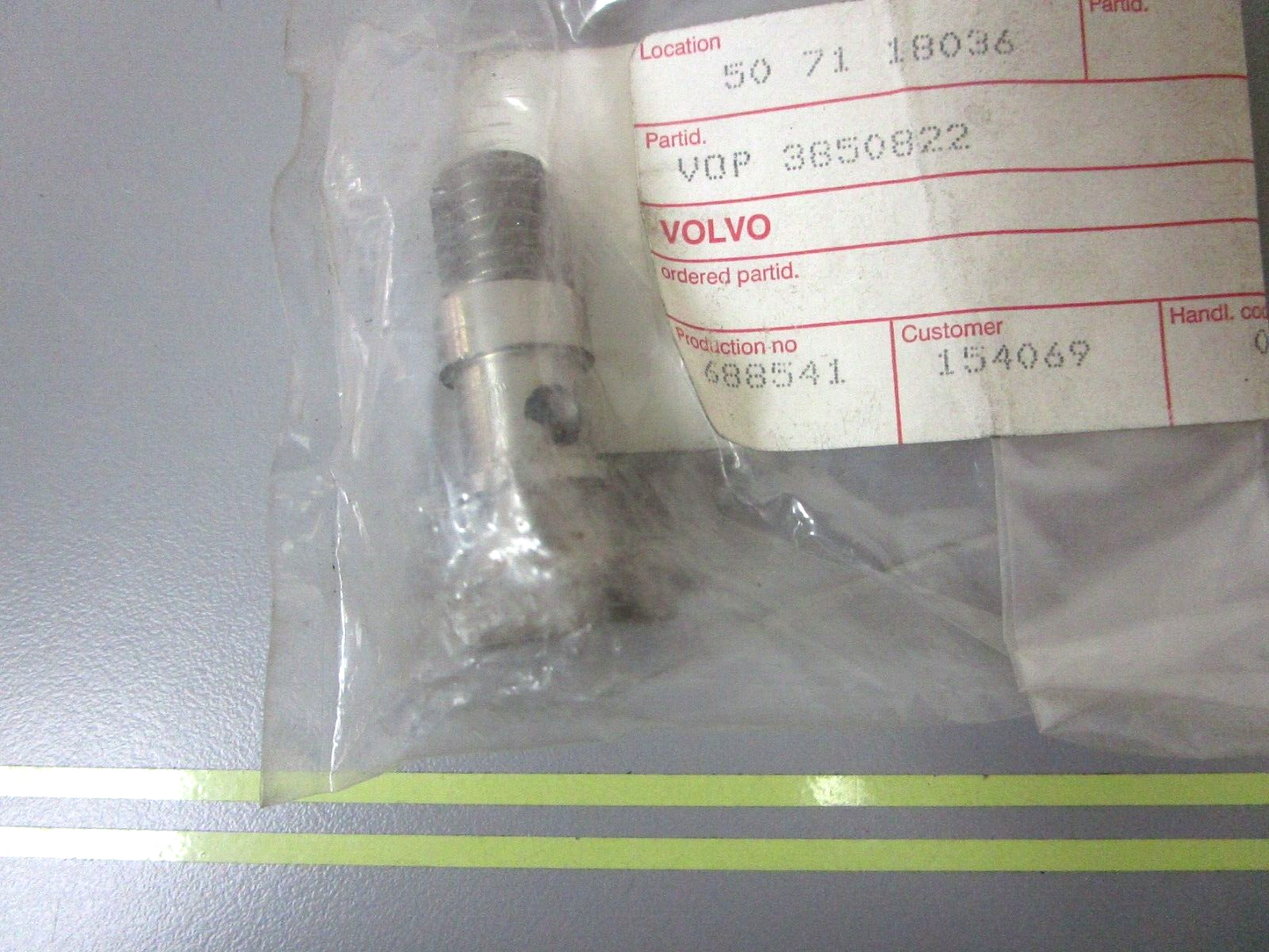 *NEW OEM* 0750 Volvo Penta RETAINER 3850822