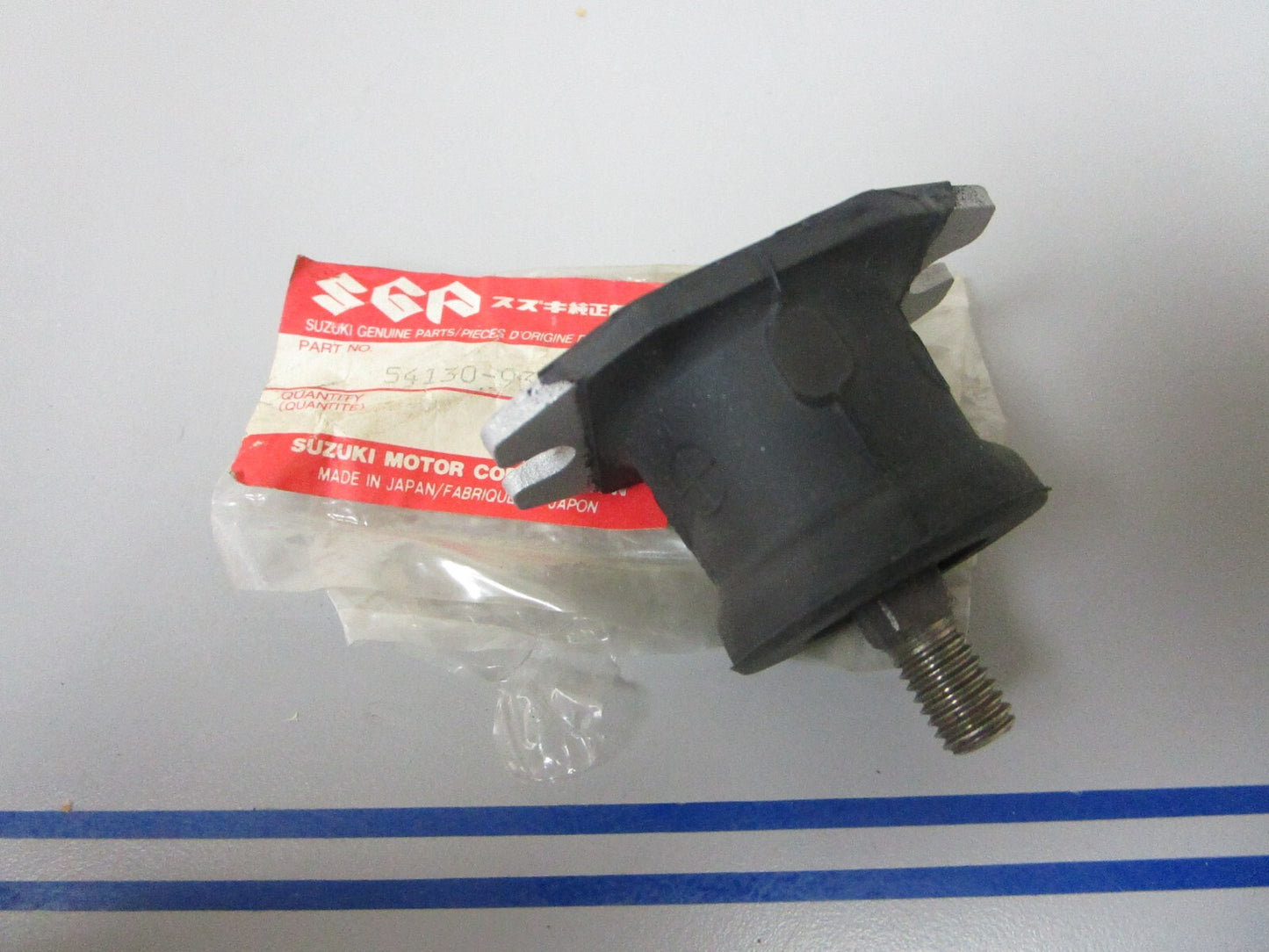 *NEW OEM* 0810 Suzuki Lower Mount 54130-93402