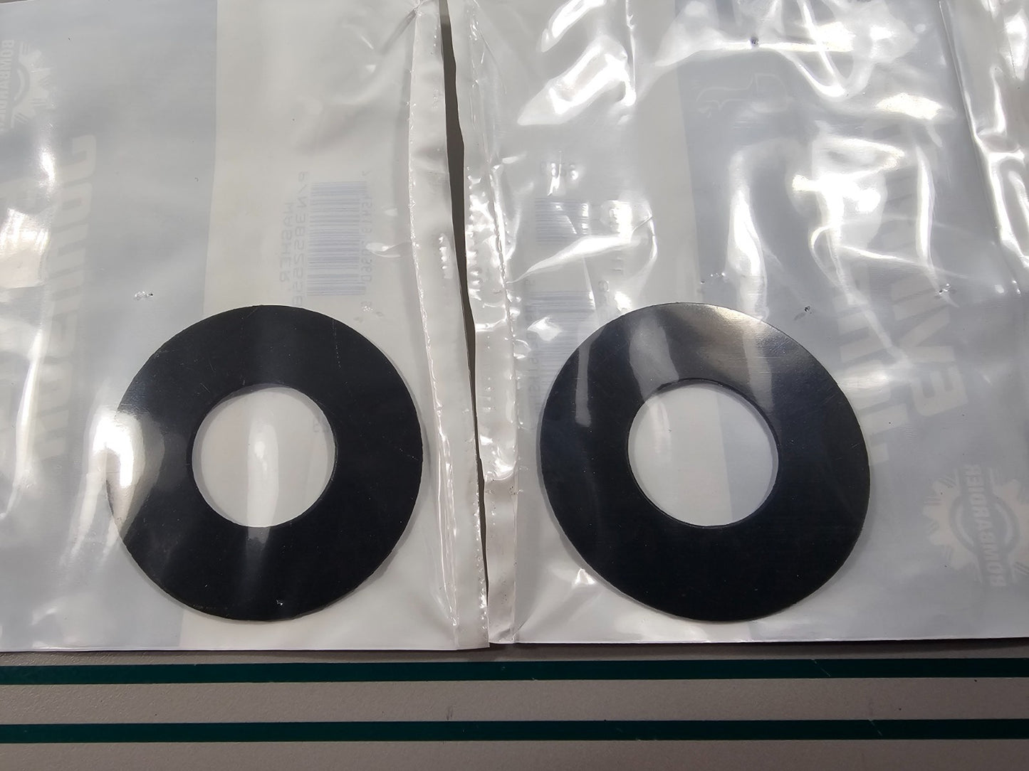 NEW OEM (LOT OF 2) 3852558 OMC Johnson Evinrude Thrust Washer 0810