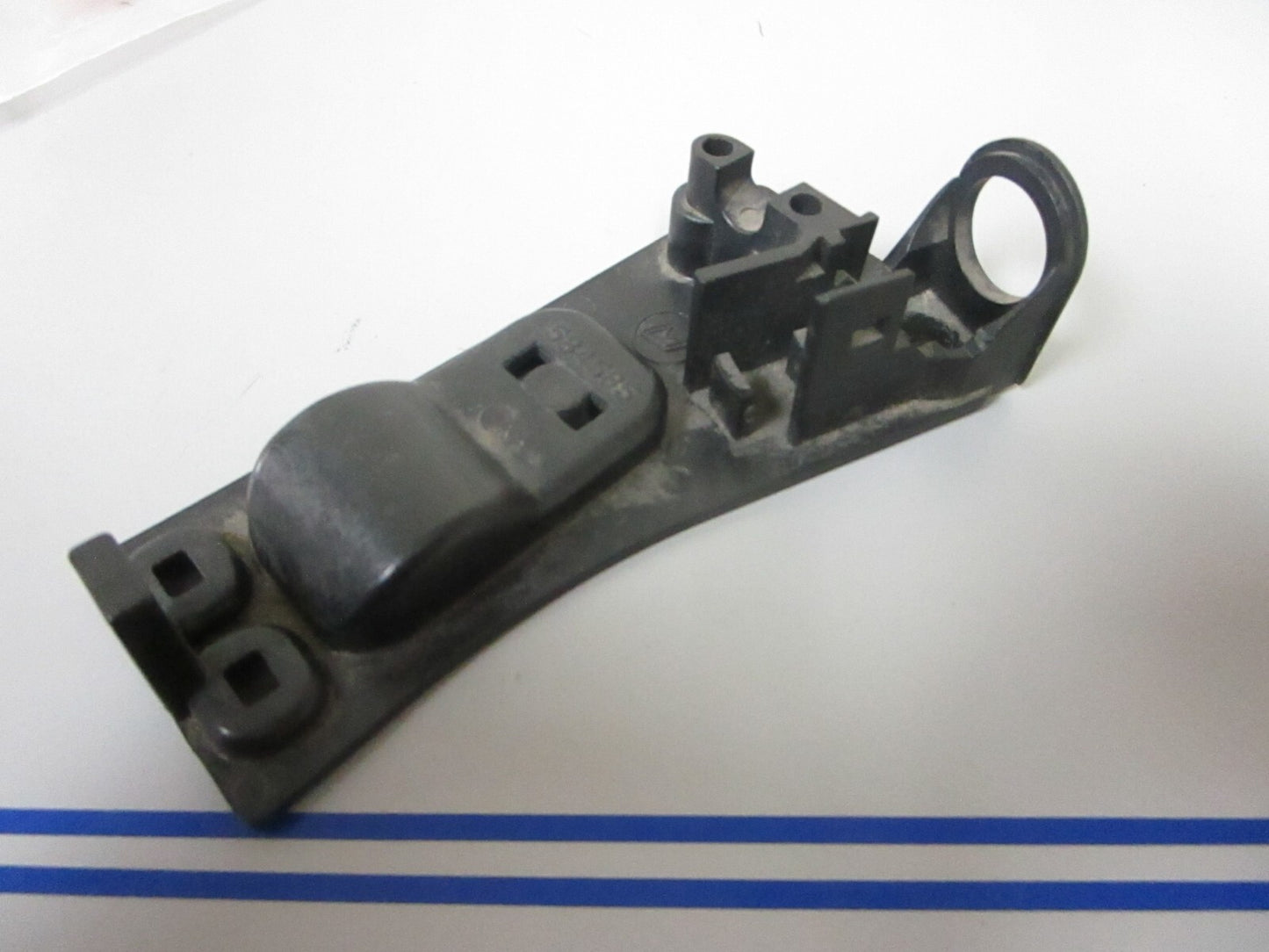 *NEW OEM* 0720 OMC Johnson Evinrude Kill Switch Bracket 584585 0584585