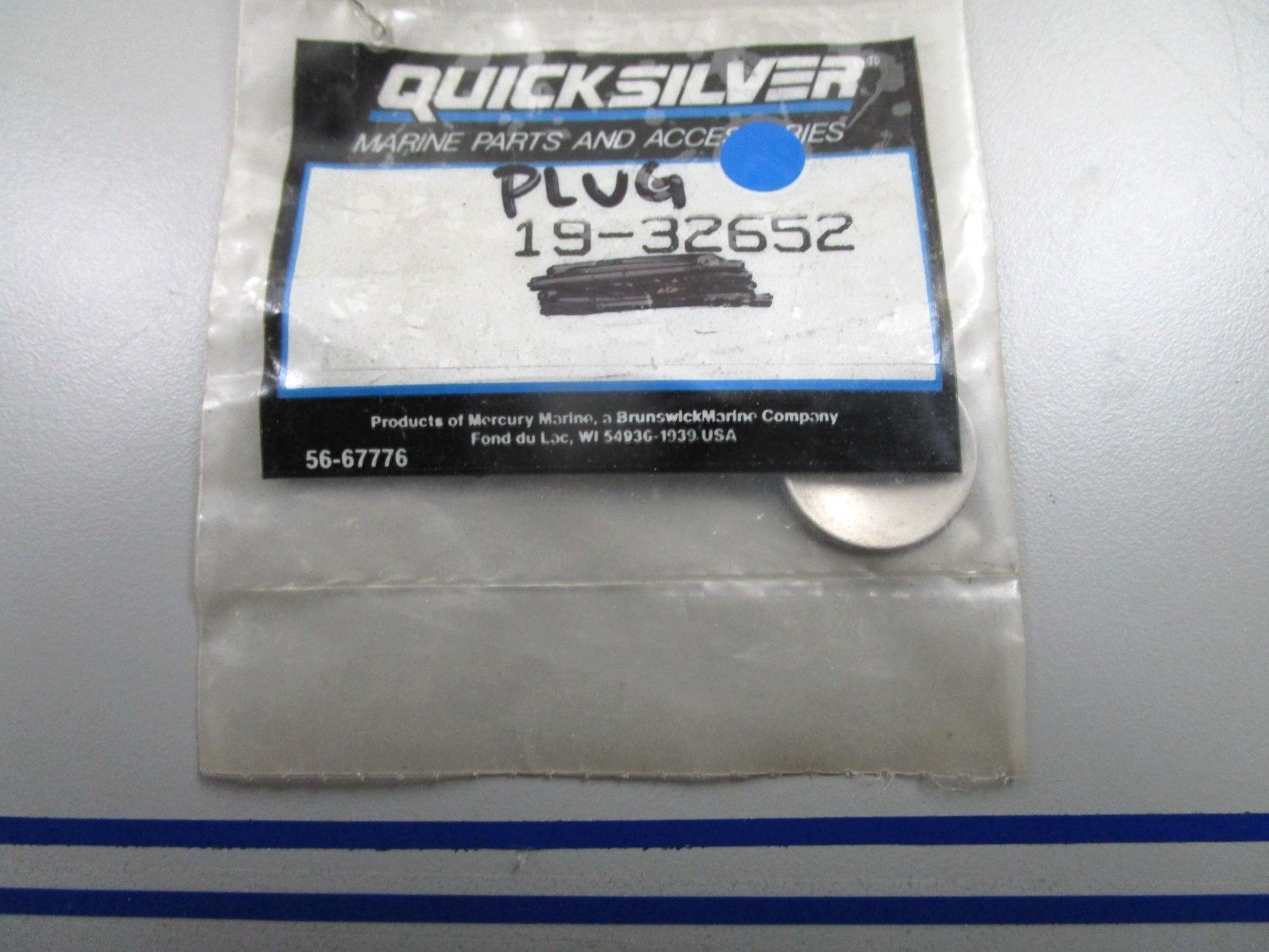 *NEW OEM* 0810 Mercury Quicksilver Plug 19-32652