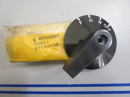 *NEW OEM* 0820 John Deere Light Switch Knob AT65316