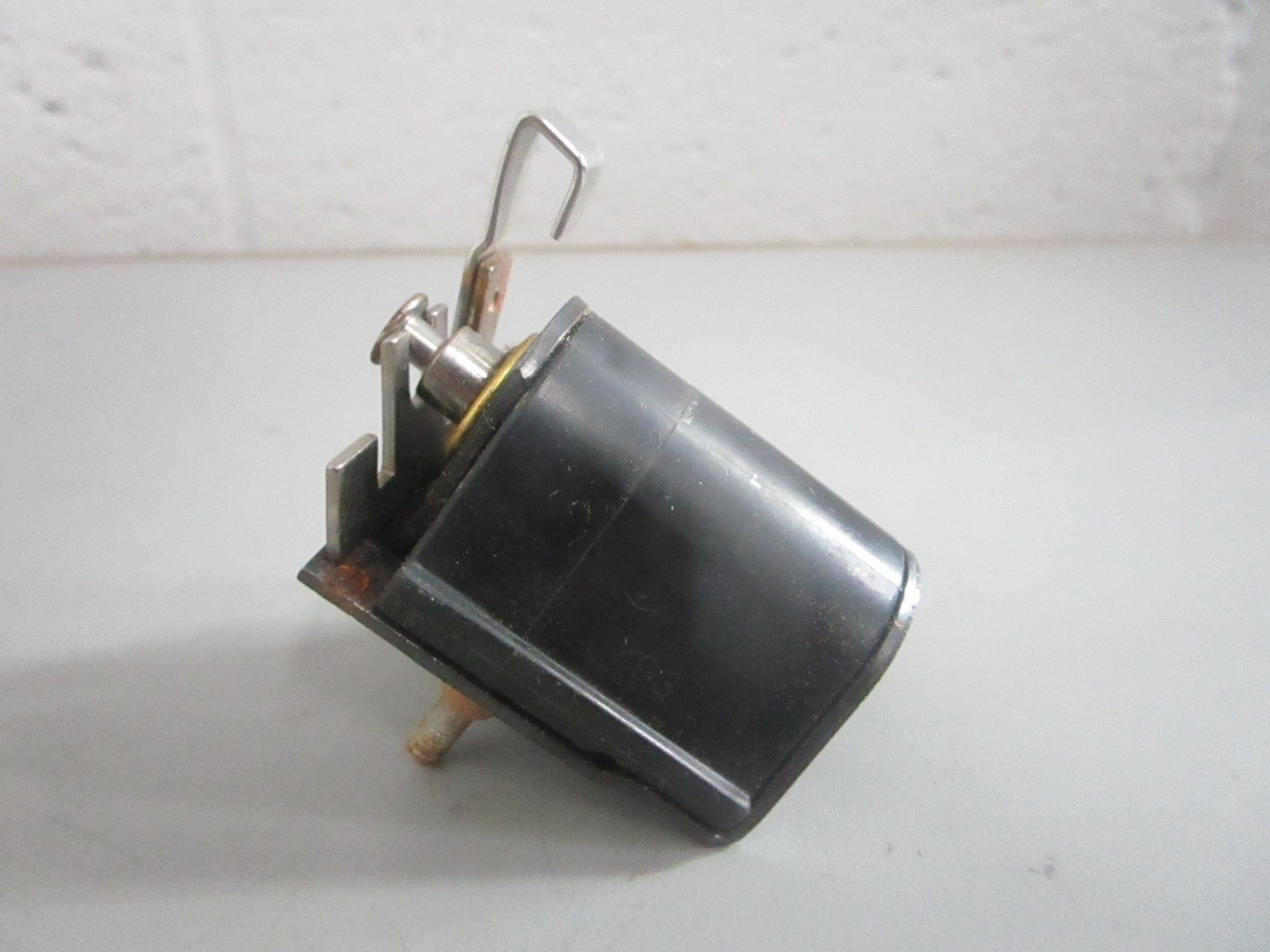 NEW OEM C0147059300 Cummins Solenoid 0820