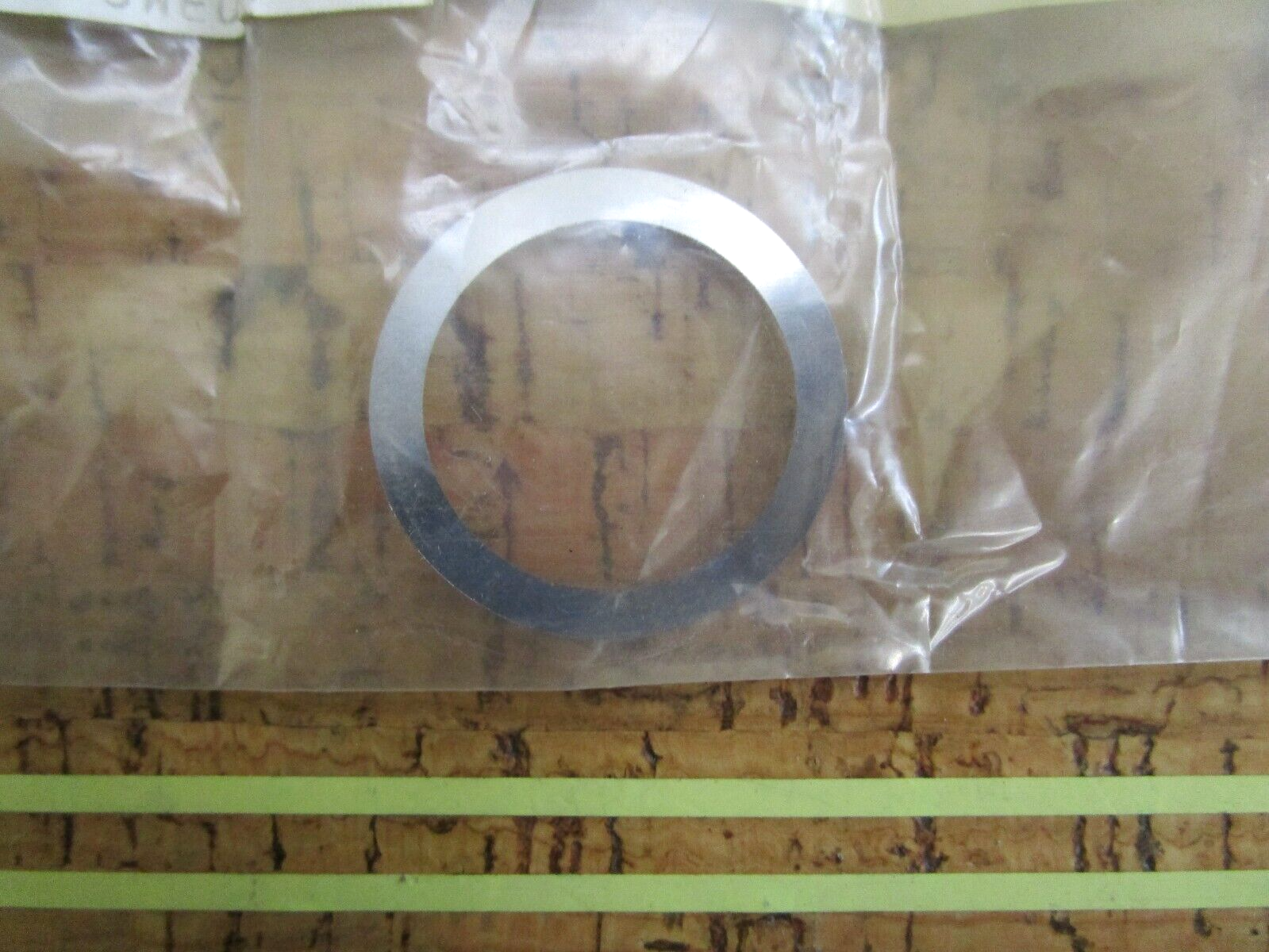 *NEW OEM* 0810 Volvo Penta Shim 943872