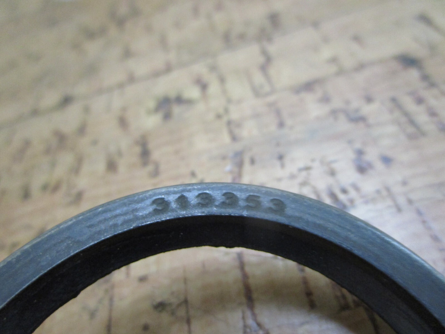 *NEW OEM* 0810 OMC Johnson Evinrude Seal 313353 0313353