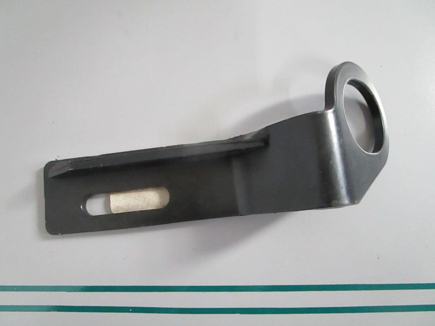 NEW OEM AMT673 CAT Bracket 0820