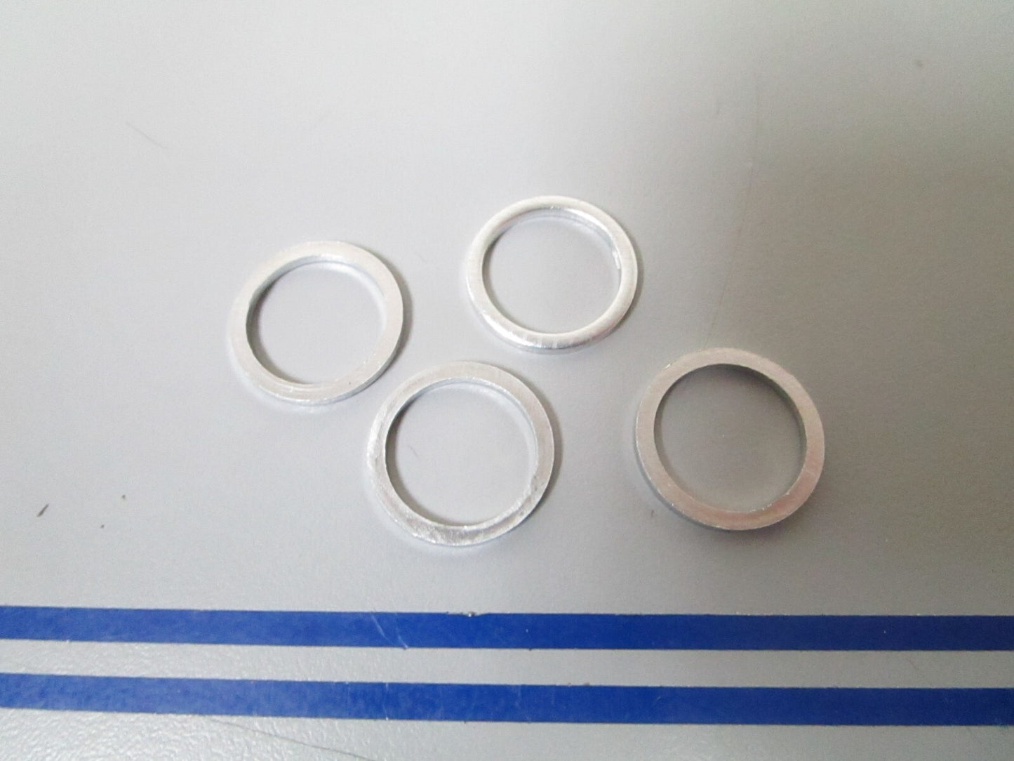 *NEW OEM* (LOT OF 4) 0810 Volvo Penta Gasket 957178