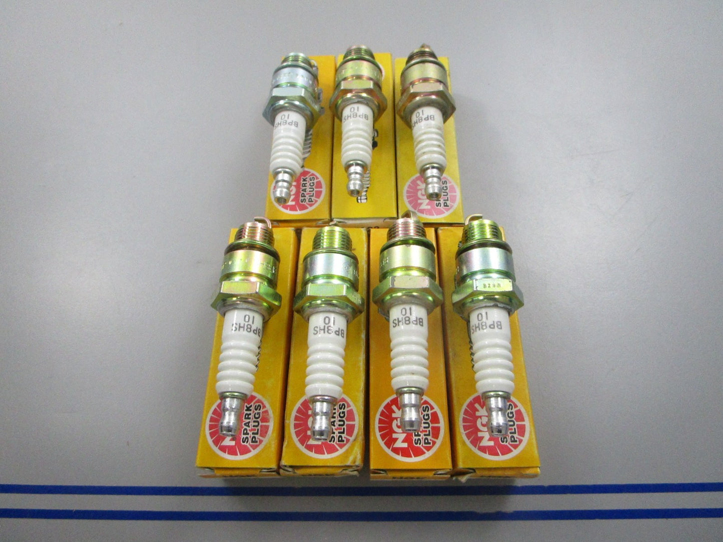 NEW (LOT OF 7) BP78S-10 NGK Spark Plug 0810