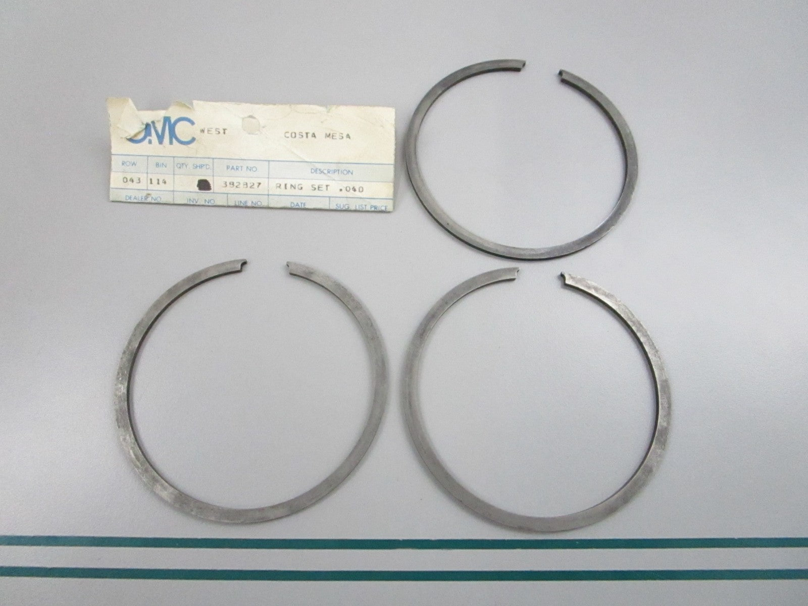 NEW OEM 382827 0382827 OMC Johnson Evinrude 2 Piston Ring Set 0810