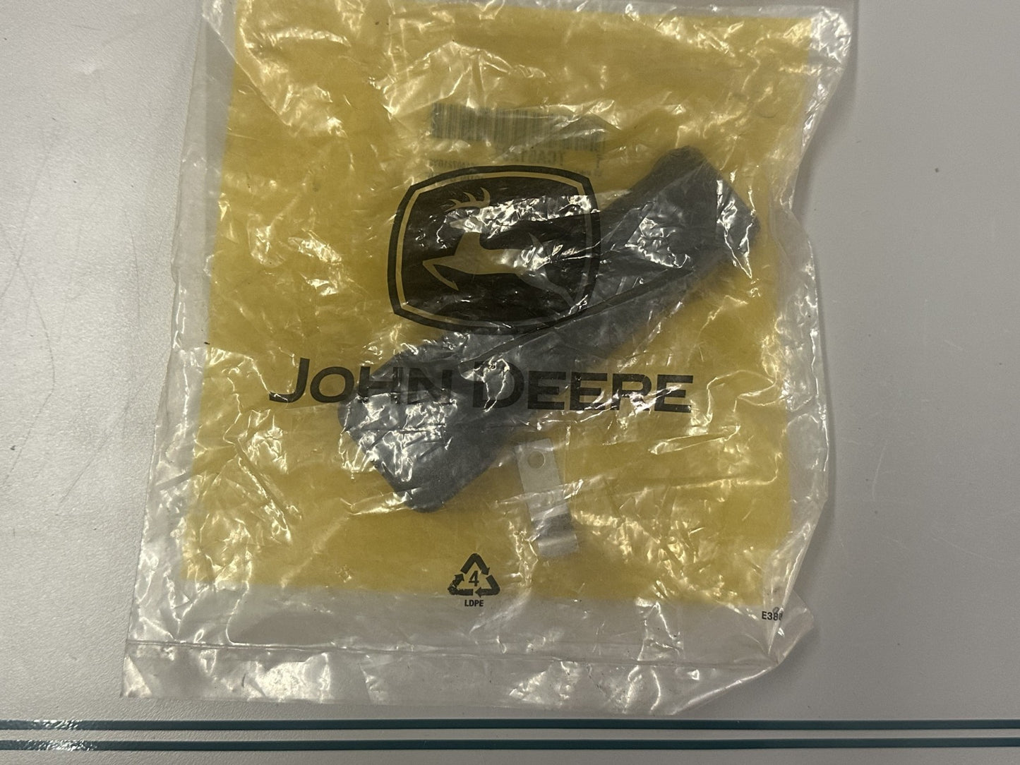 OEM JOHN DEERE TCA51291 Latch 0700