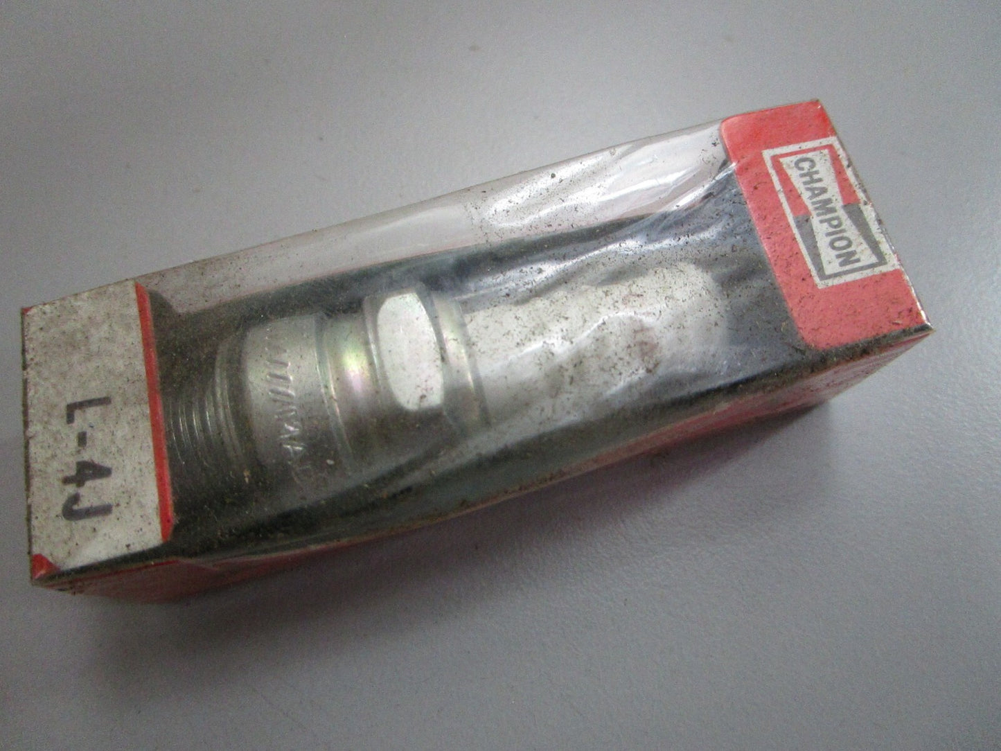 *NEW* 0820 Champion Spark Plug L-4J