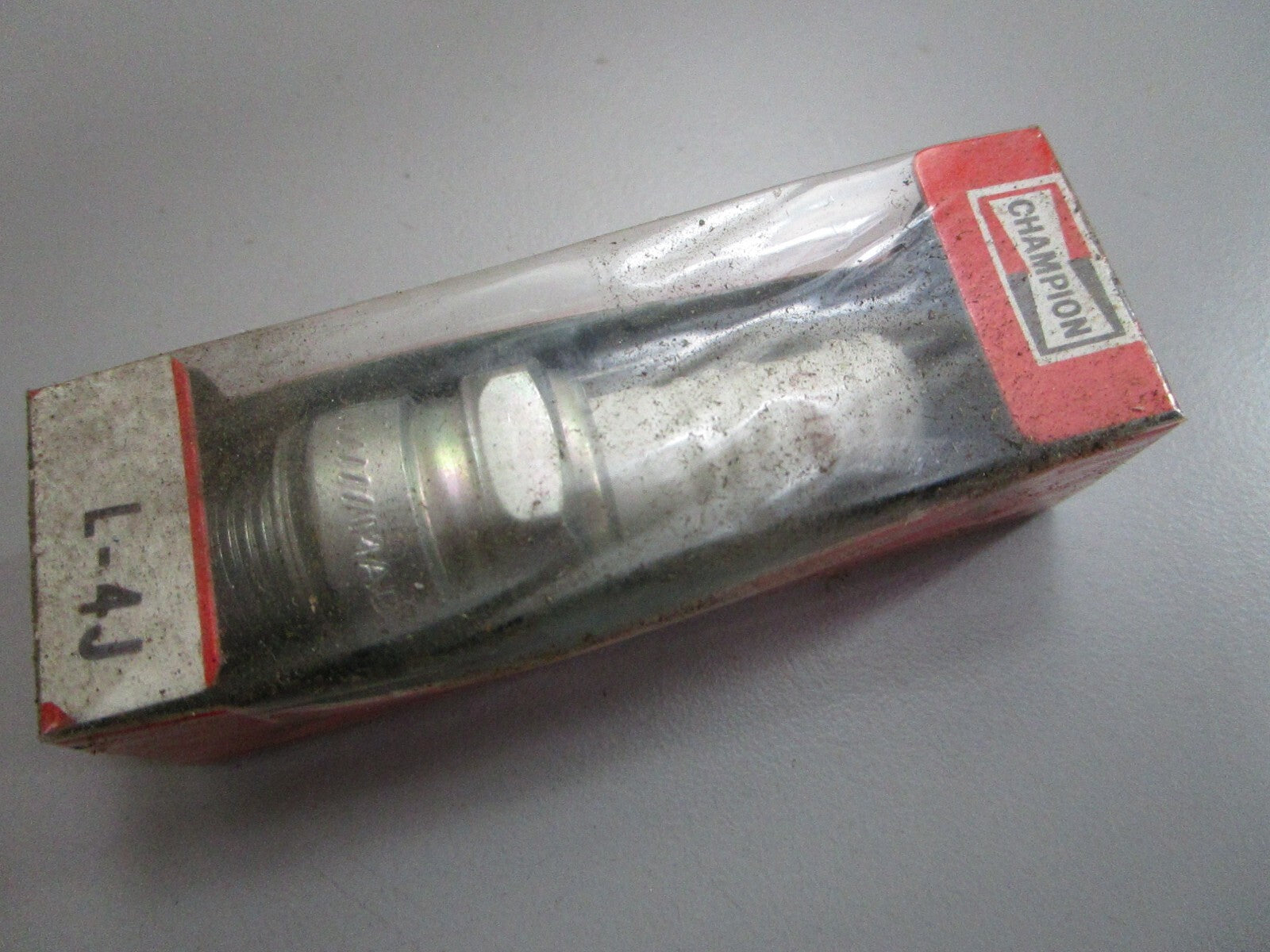 *NEW* 0820 Champion Spark Plug L-4J