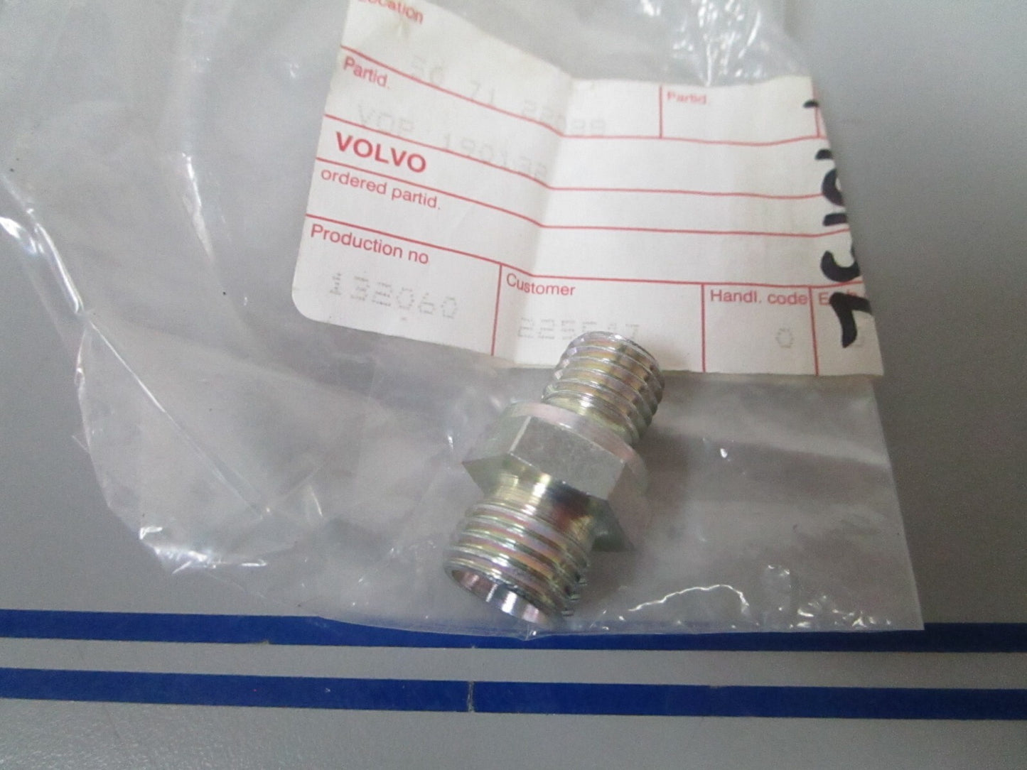 *NEW OEM* 0810 Volvo Penta Nipple 190132