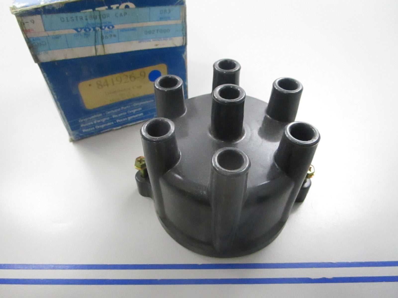 NEW OEM 841926-9 Volvo Penta Distributor Cap 0810