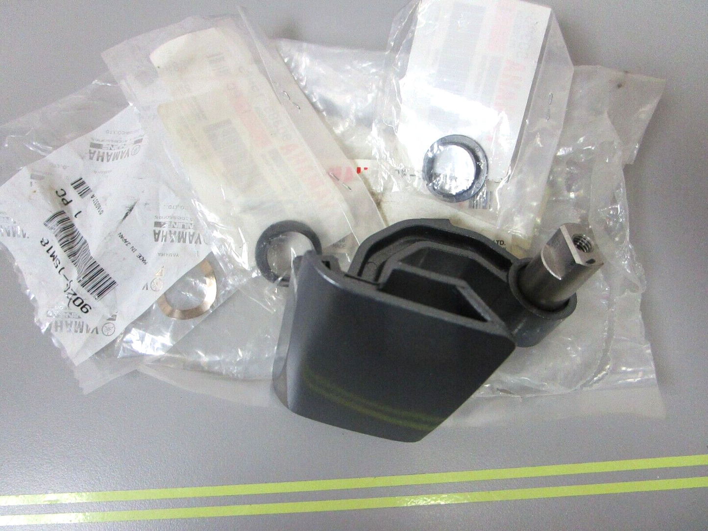 *NEW OEM* 0750 Yamaha CLAMP LEVER 68F-42815-00-8D