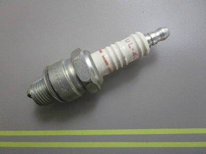 *NEW* 0810 Champion Spark Plug UL-4J