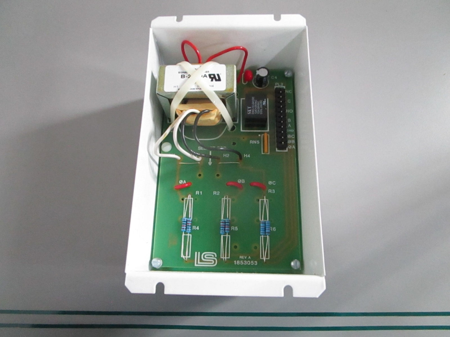 NEW OEM 70LSEUV9926220 Lake Shore 240V 3-Phase Voltage Sensing Relay 0820
