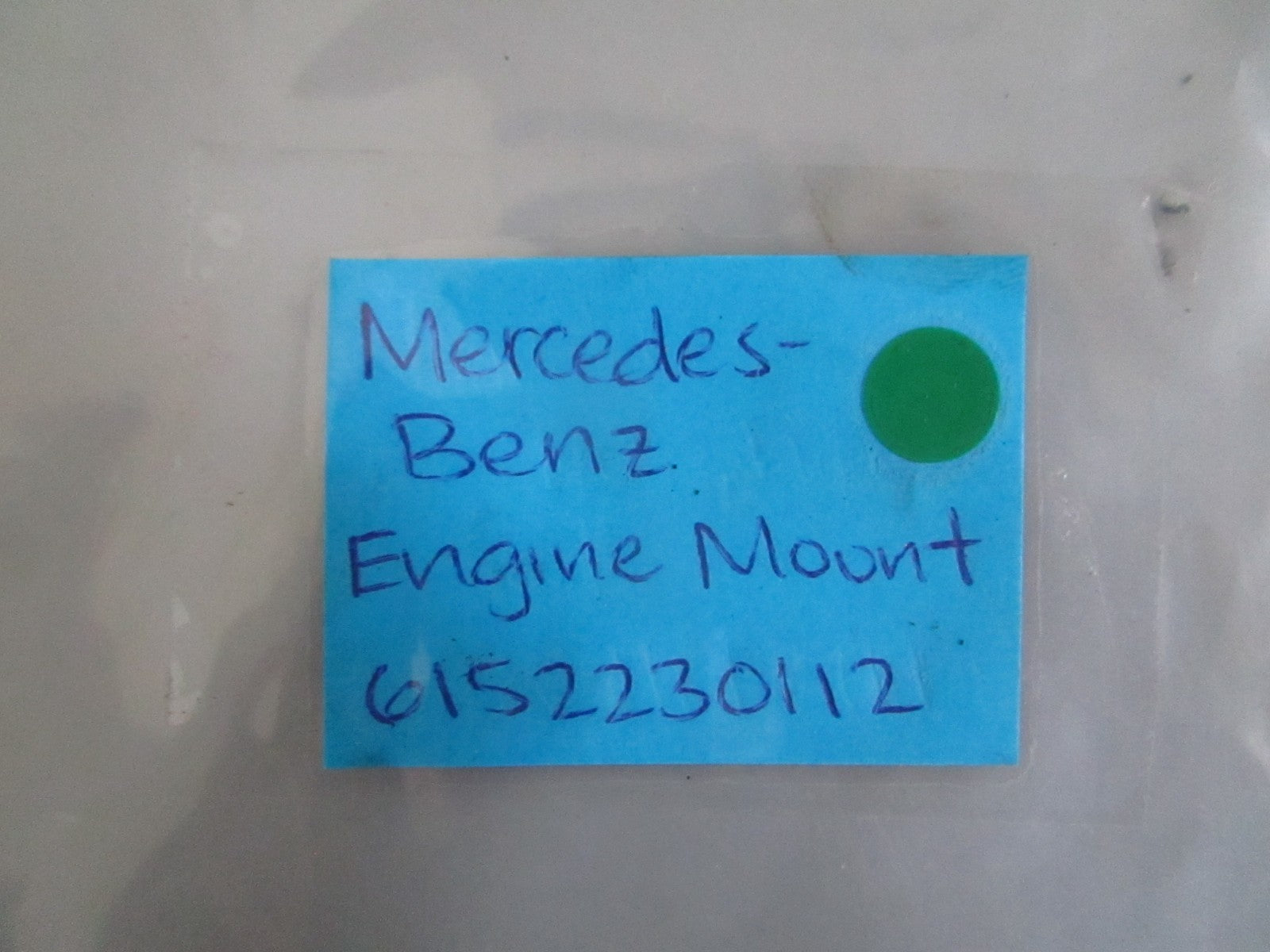NEW OEM 6152230112 Mercedes-Benz Engine Mount 0820