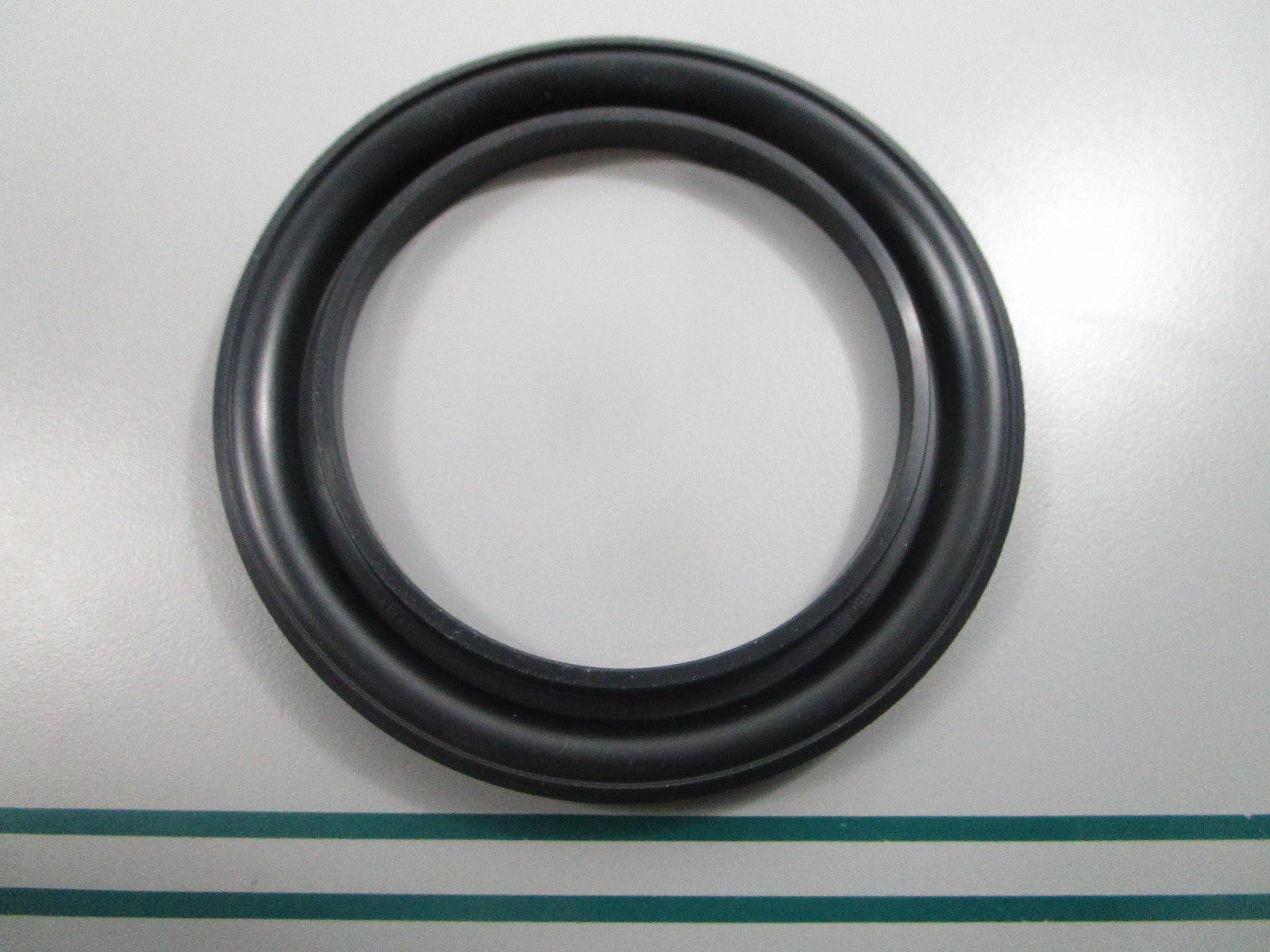 NEW OEM 40227-FK000 UniCarriers Oil Seal 0810
