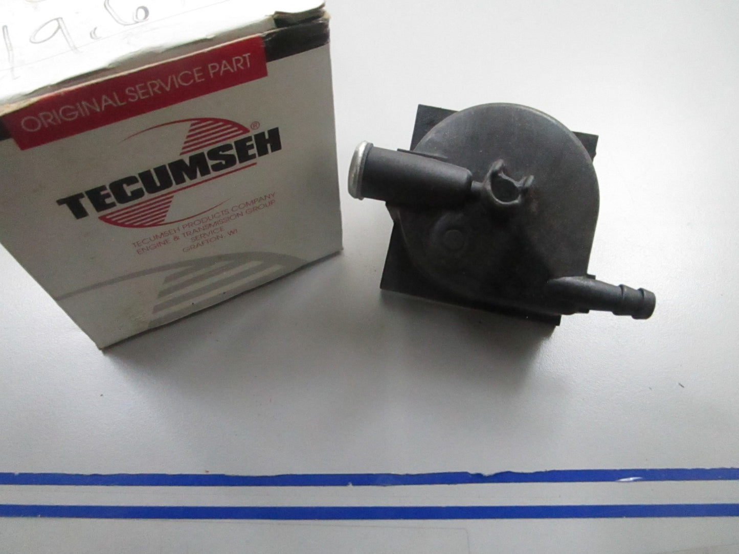 *NEW OEM* 0810 Tecumseh Carburetor Bowl Kit 640334