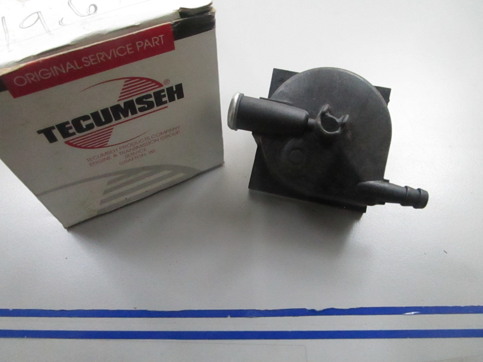 *NEW OEM* 0810 Tecumseh Carburetor Bowl Kit 640334