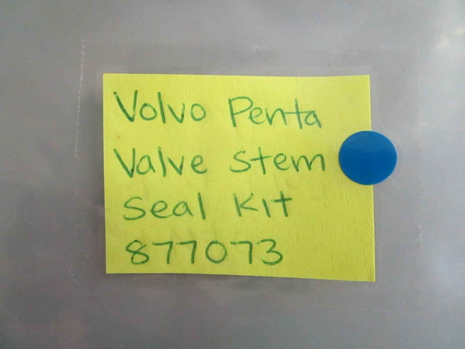 NEW OEM Volvo Penta 877073 Valve Stem Seal Kit 0820