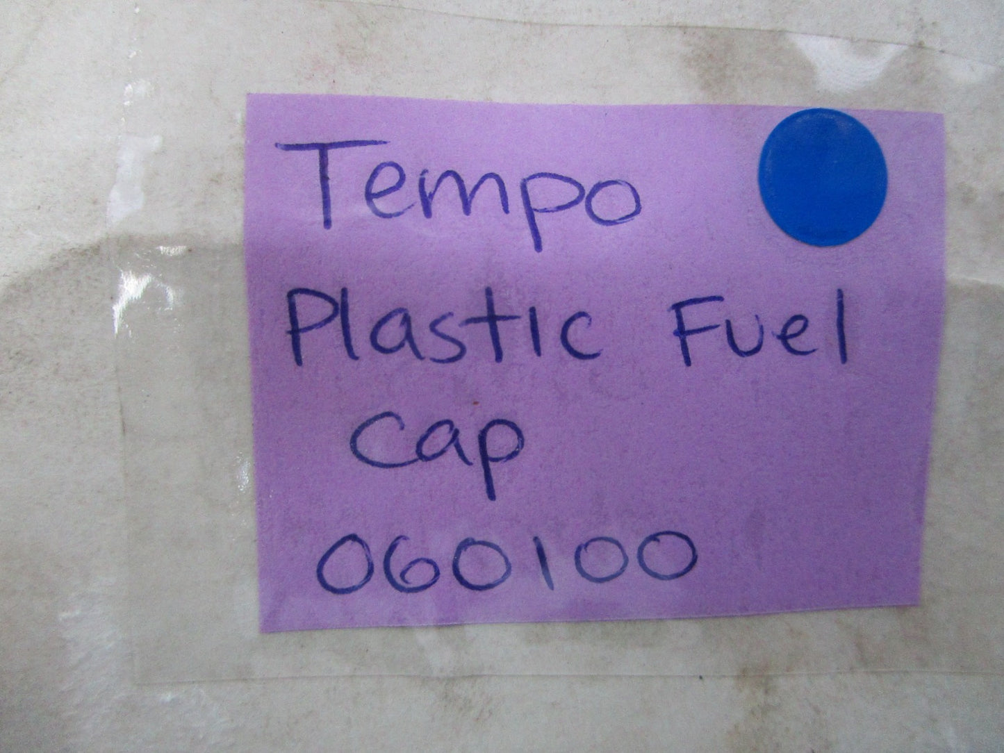 NEW 060100 Tempo Plastic Fuel Cap 0810