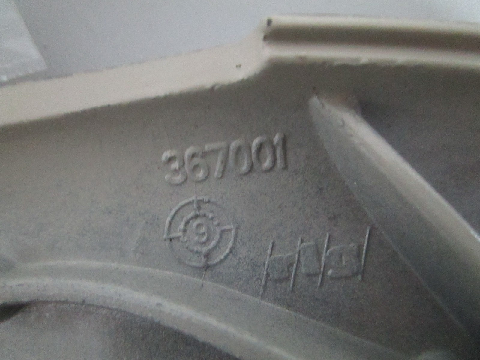 *NEW OEM* 0820 Crown Upper Handle Shell 808985