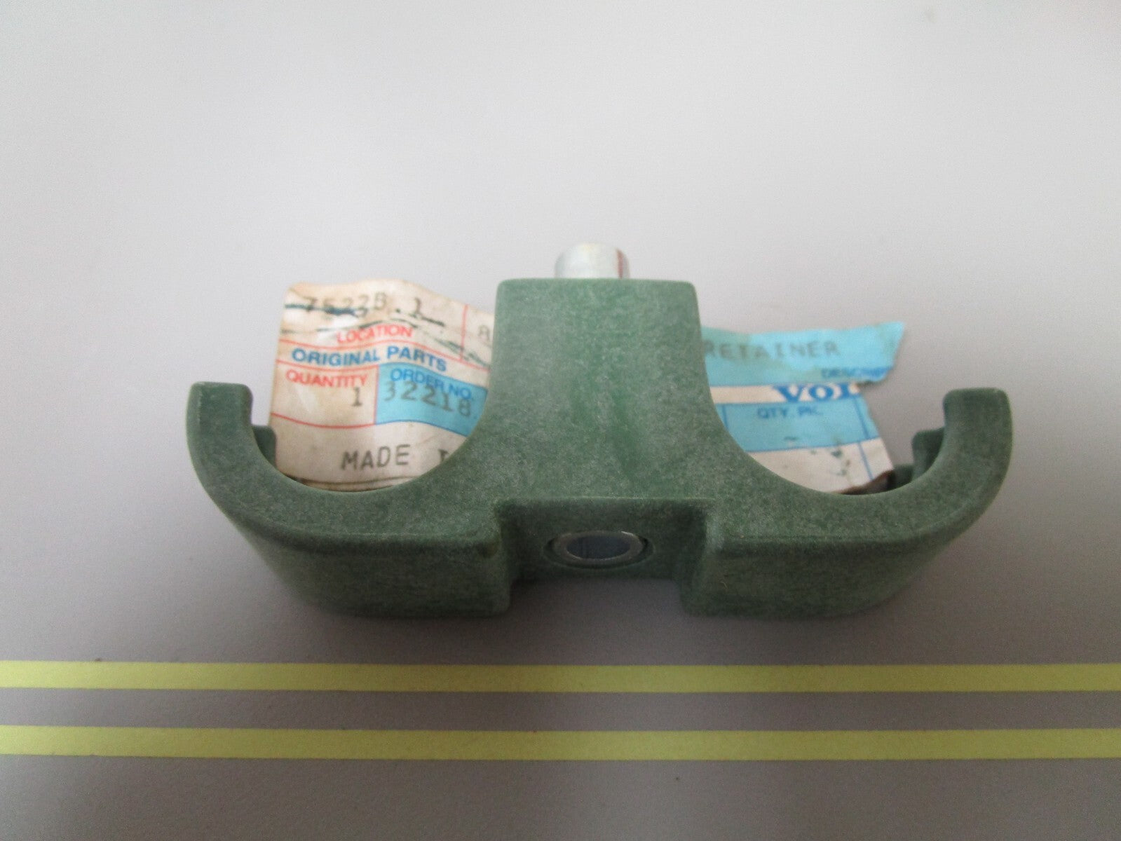 *NEW OEM* 0720 Volvo Penta Retainer 860133