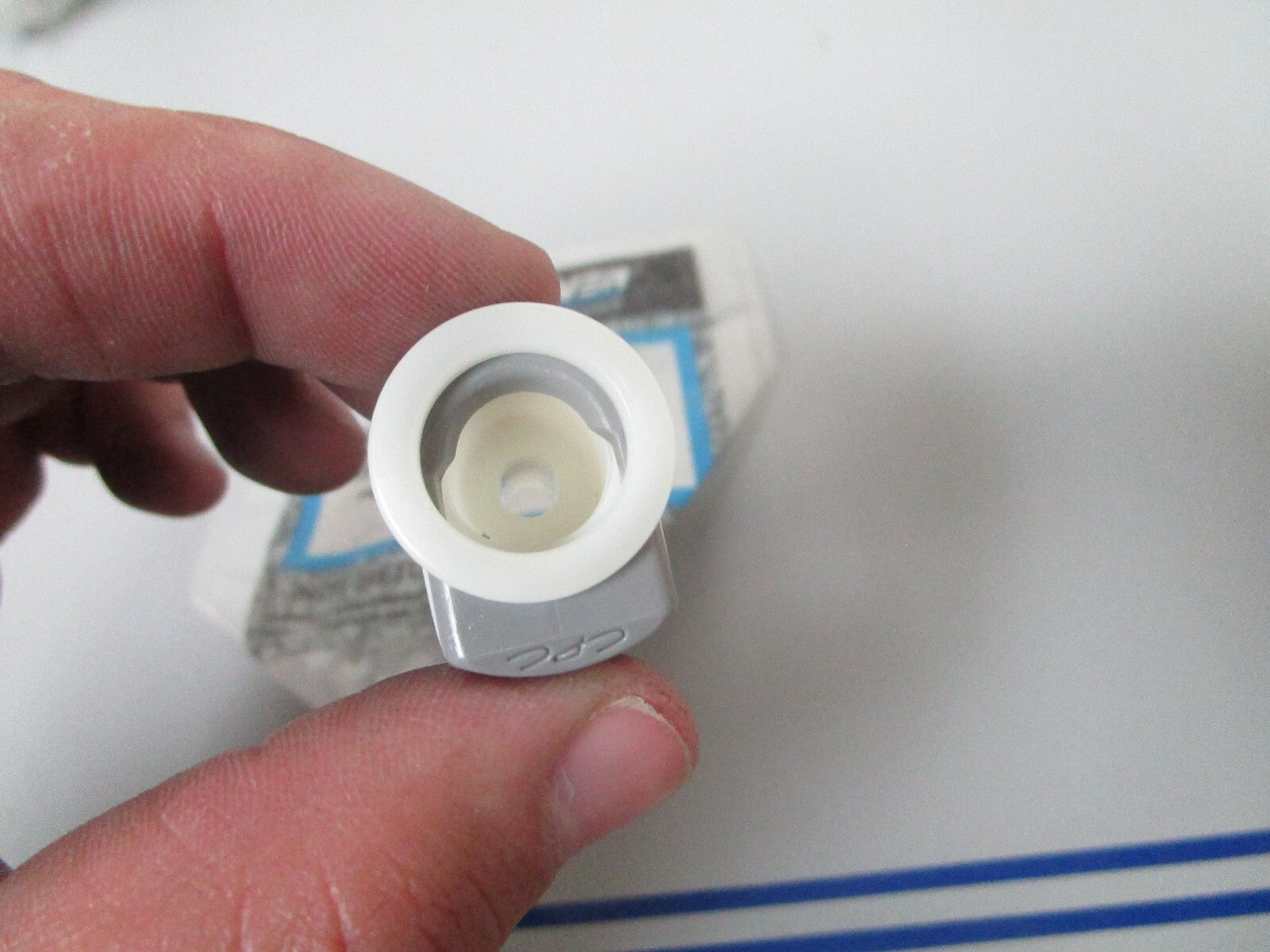 *NEW OEM* 0810 Mercury Quicksilver Connector 22-865379