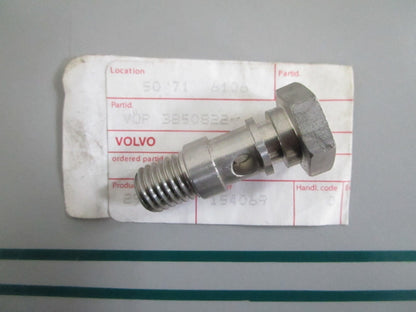 NEW OEM 3850822 Volvo Penta Retainer 0820