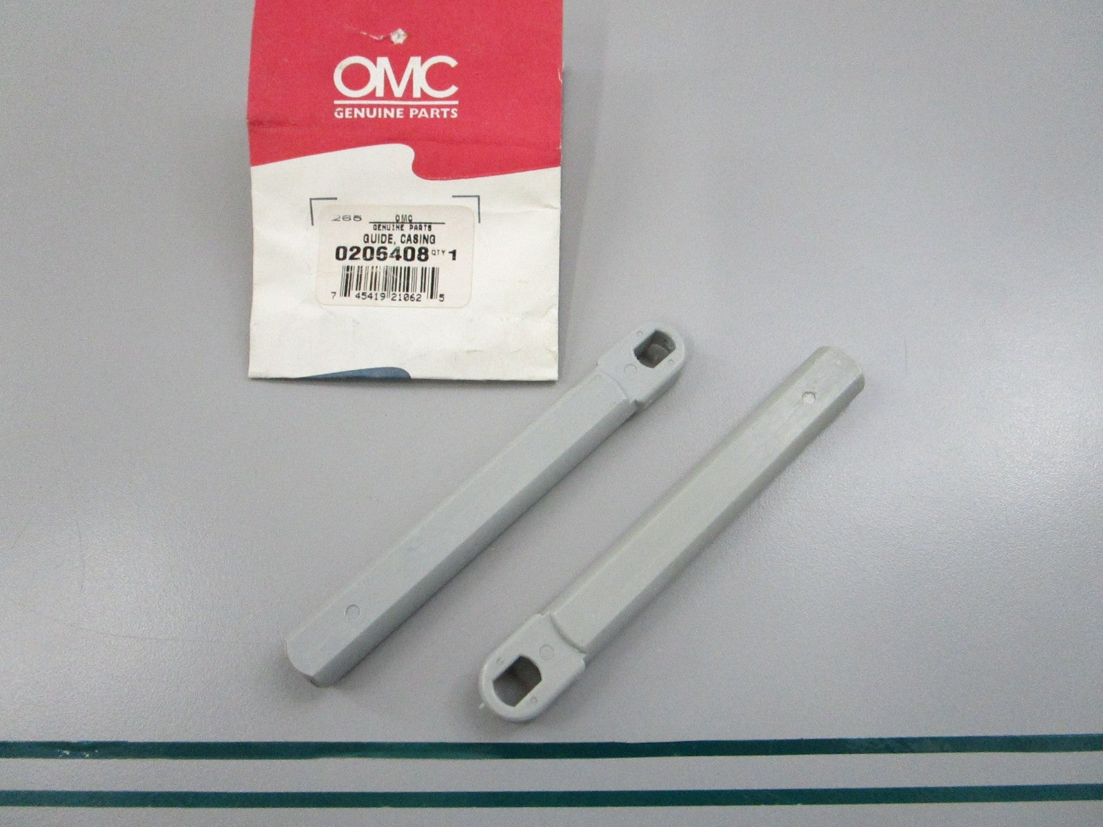 OMC Johnson Evinrude NEW OEM Casing Guide 206408 0206408 (LOT OF 2) 0810
