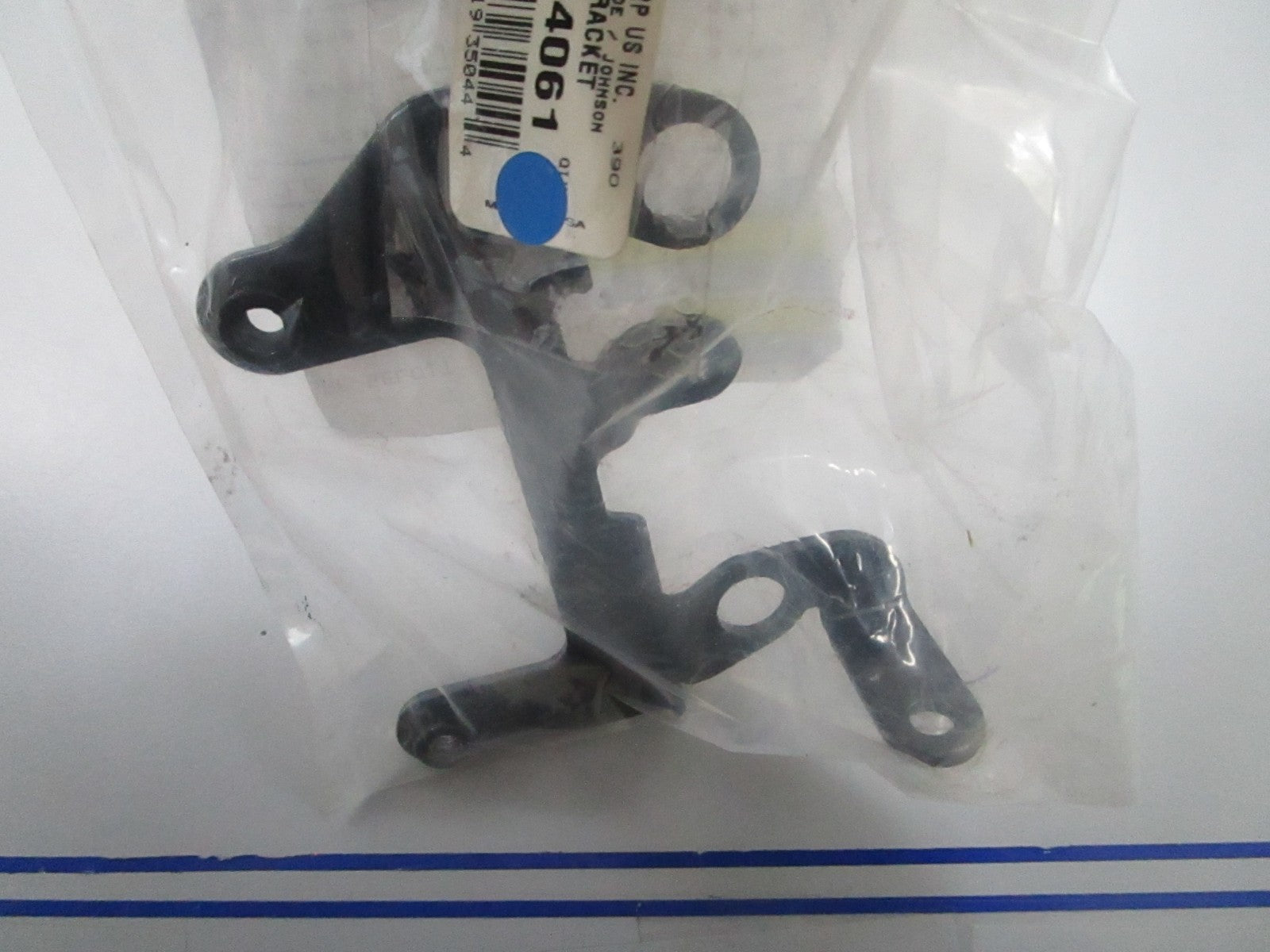 *NEW OEM* 0810 OMC Johnson Evinrude Bracket 354061 0354061