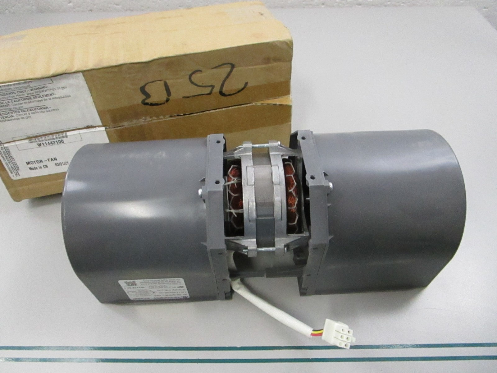 NEW OEM W11442100 Whirlpool Fan Motor 0810