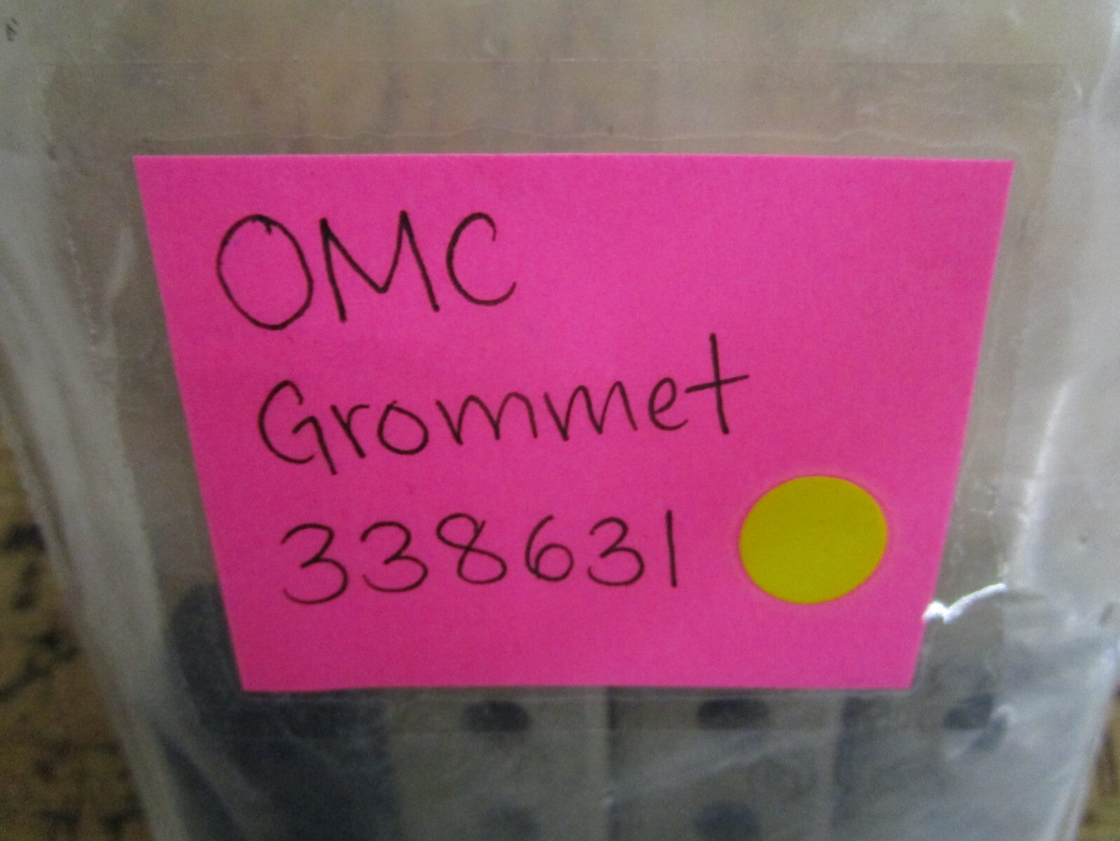 *NEW OEM* 0810 OMC Johnson Evinrude Grommet 338631 0338631