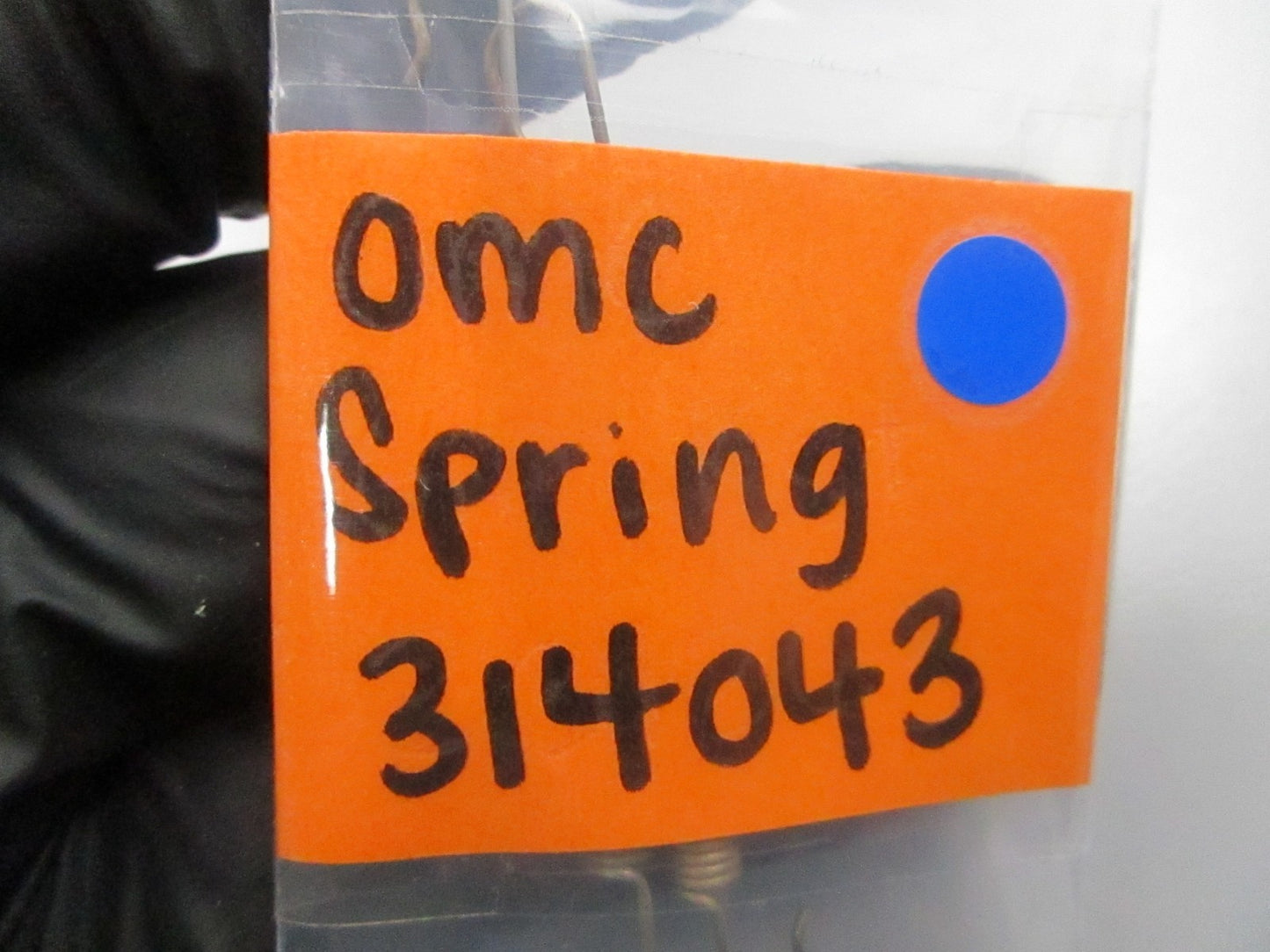 NEW OEM 314043 0314043 OMC Johnson Evinrude Spring 0810