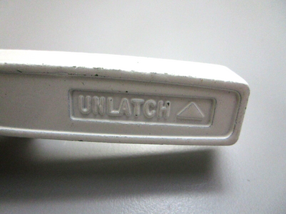 *NEW OEM* 0750 OMC Johnson Evinrude LATCH HANDLE 322568 0322568