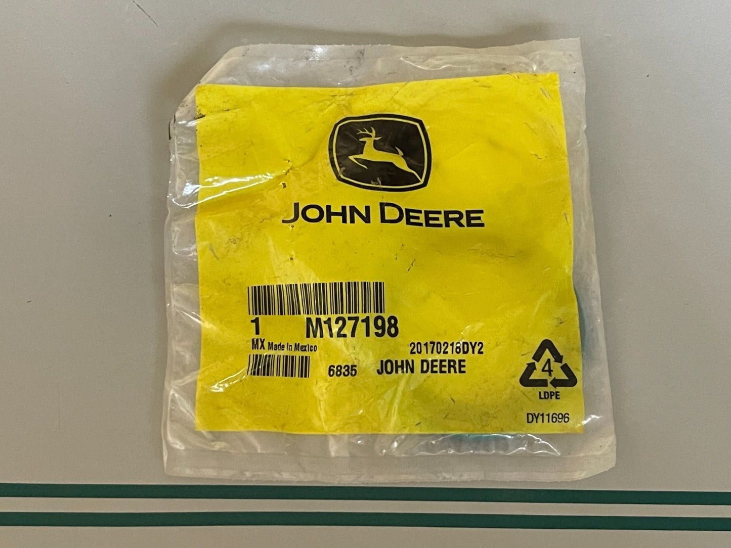 John Deere M127198 NEW OEM Spindle Seal X465 X700 Z900 ZTrak Mower NOS 0720