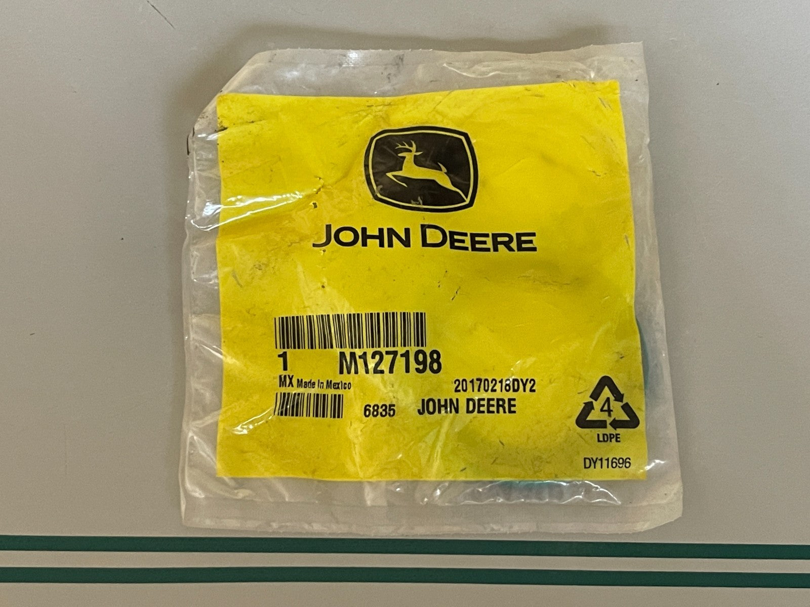 John Deere M127198 NEW OEM Spindle Seal X465 X700 Z900 ZTrak Mower NOS 0720