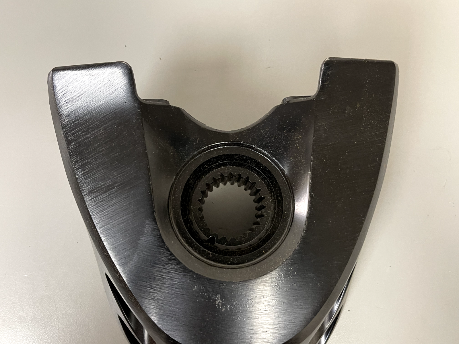 *NEW OEM* 0670 Johnson Evinrude 120 - 140 hp 1993 - 2001 Mount Bracket 338744