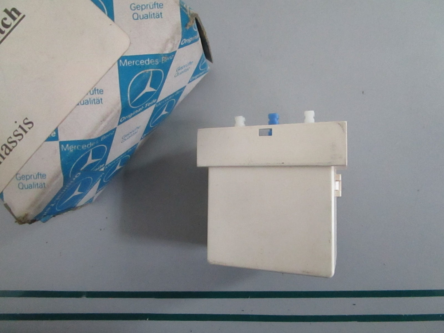 NEW OEM 1268202510 Mercedes-Benz Switch 0820