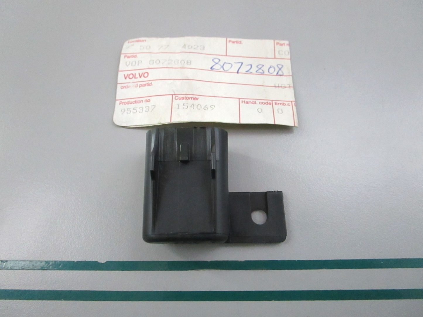 NEW OEM 8072808 Volvo Penta Cover 0810