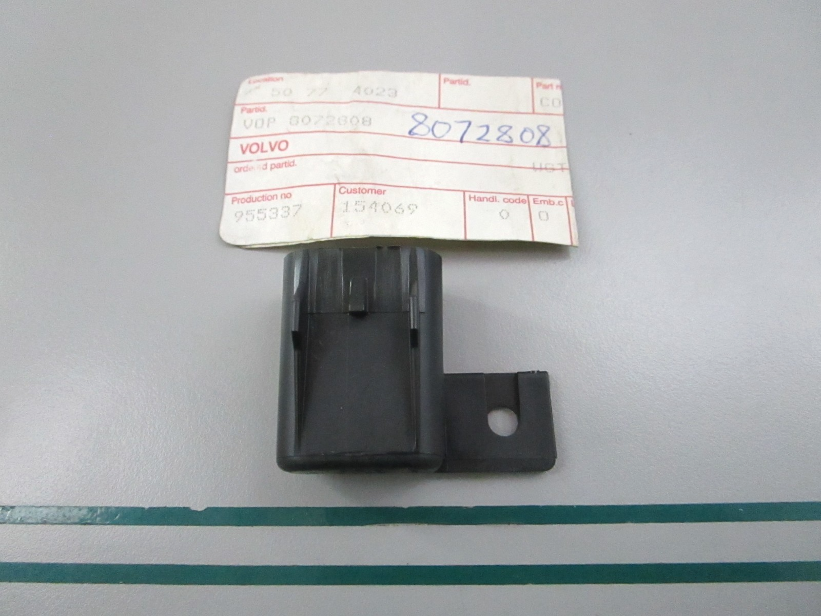 NEW OEM 8072808 Volvo Penta Cover 0810