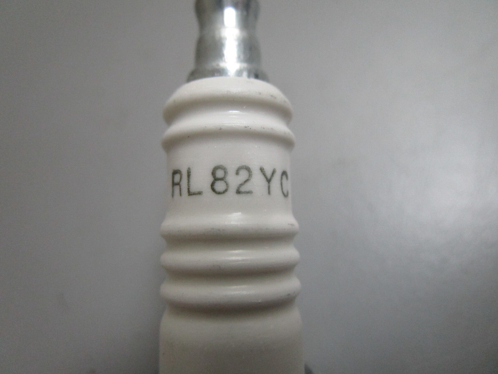 *NEW* (LOT OF 4) 0810 Champion Spark Plug RL82YC