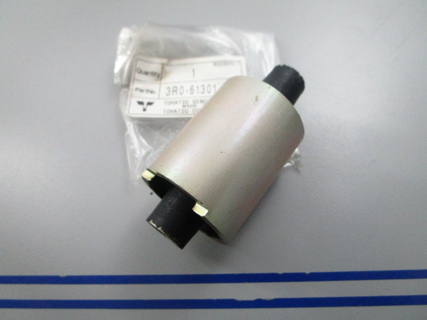 NEW OEM 3R0-61301-1 3R0613011 Tohatsu Upper Rubber Mount 0810