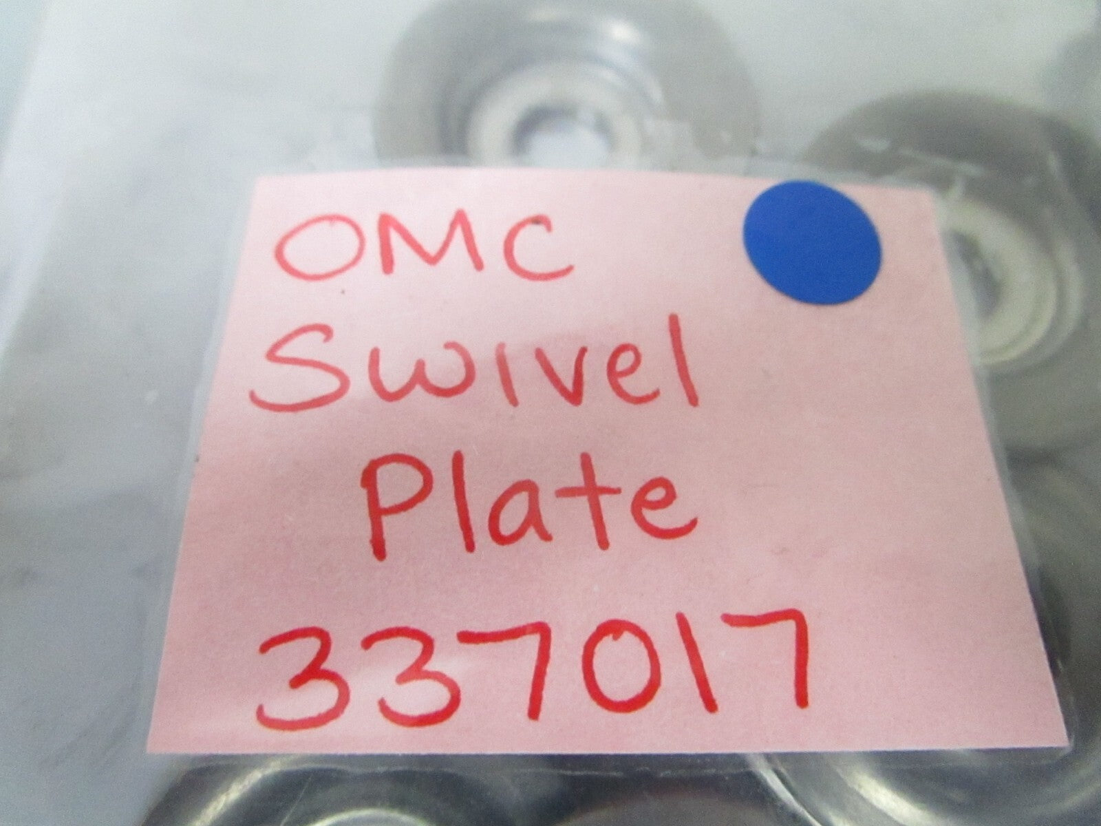 *NEW OEM* (LOT OF 2) 0810 OMC Johnson Evinrude Swivel Plate 337017 0337017