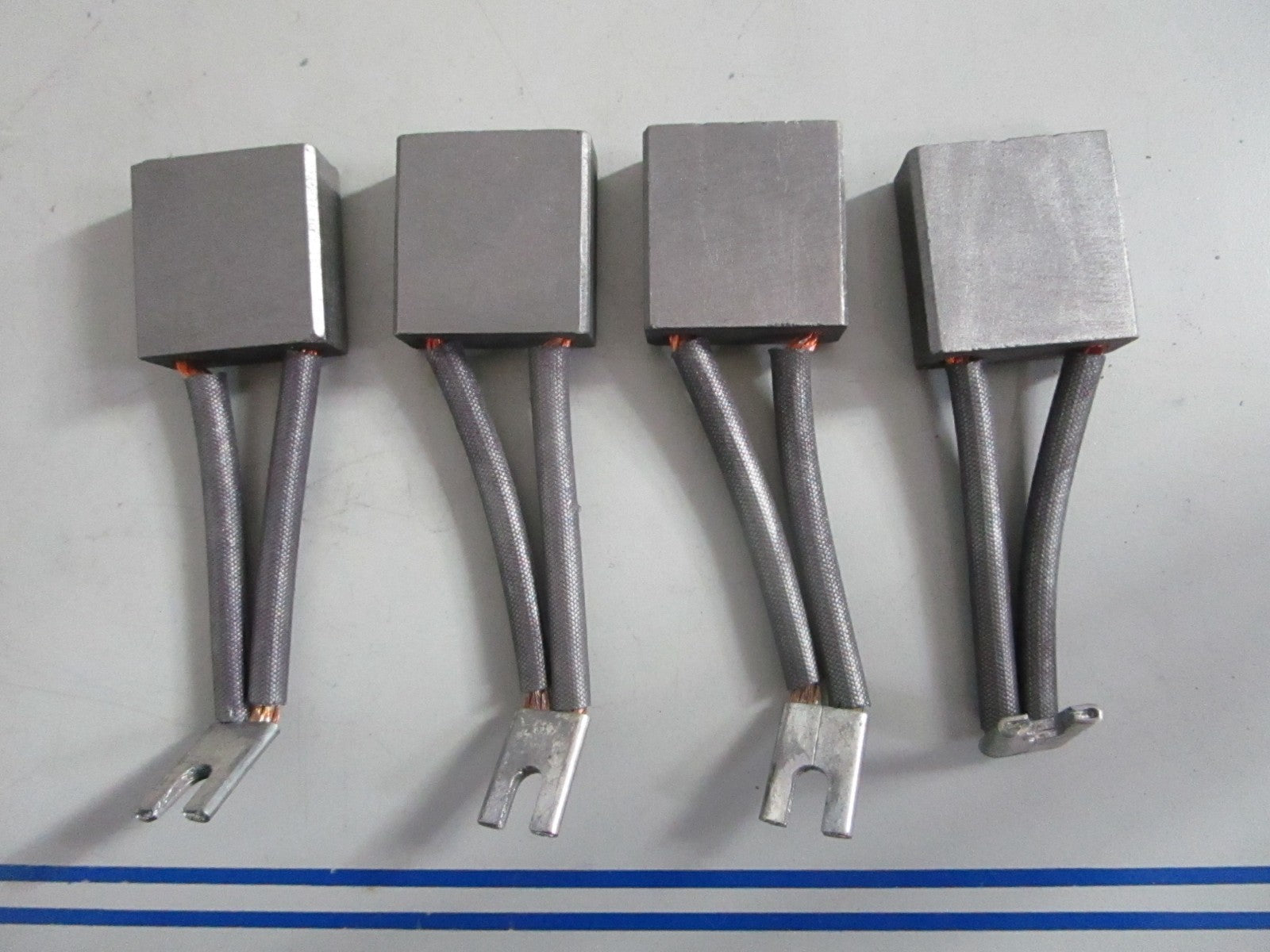 NEW OEM 520399814 Yale 4 Brush Set 0820