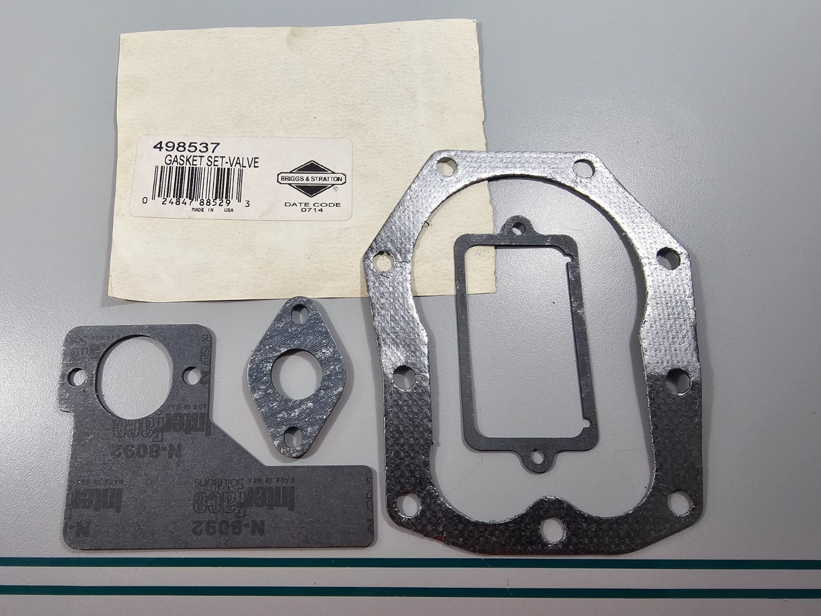 NEW OEM 498537 Briggs & Stratton Valve Gasket Set 0810