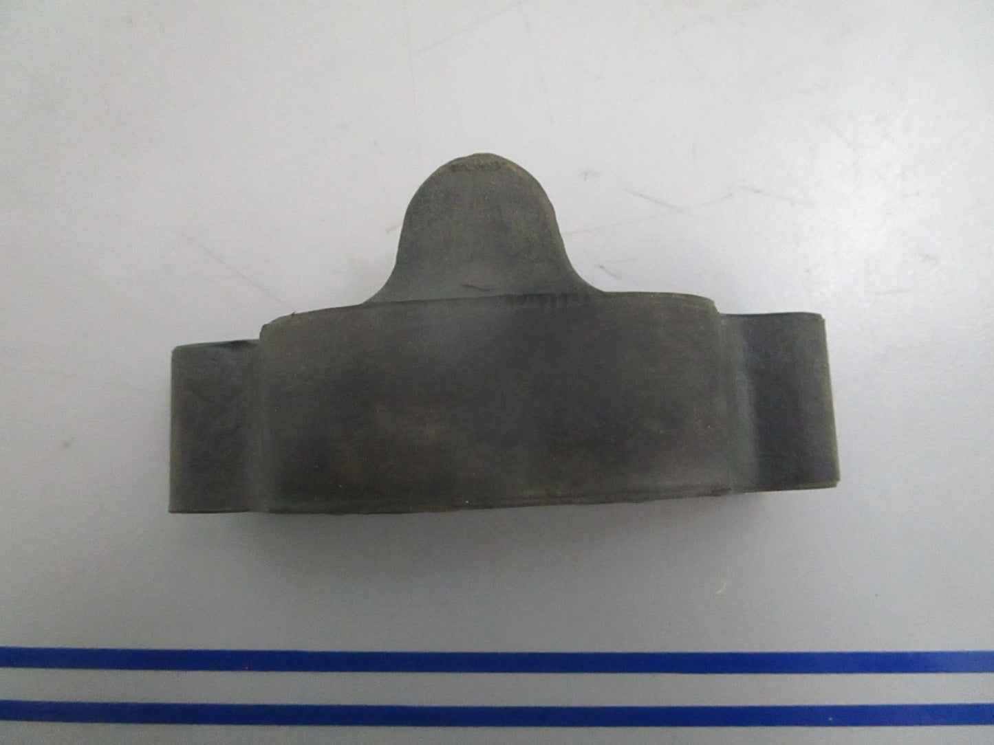 *NEW OEM* 0820 Honda Rear Tank Rubber 17613-246-000
