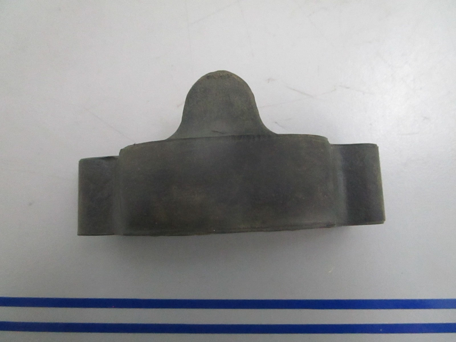 *NEW OEM* 0820 Honda Rear Tank Rubber 17613-246-000